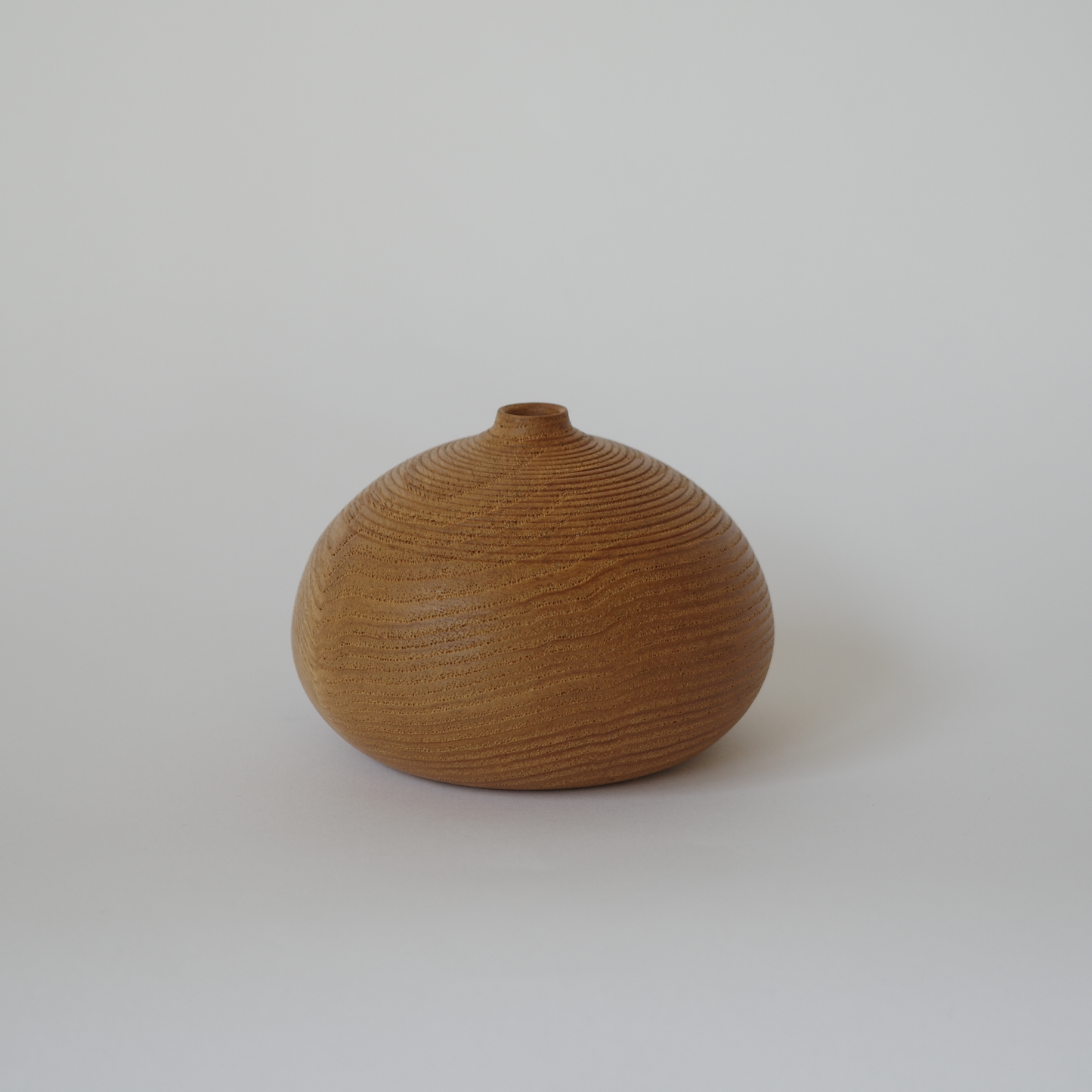 flower vace chestnut