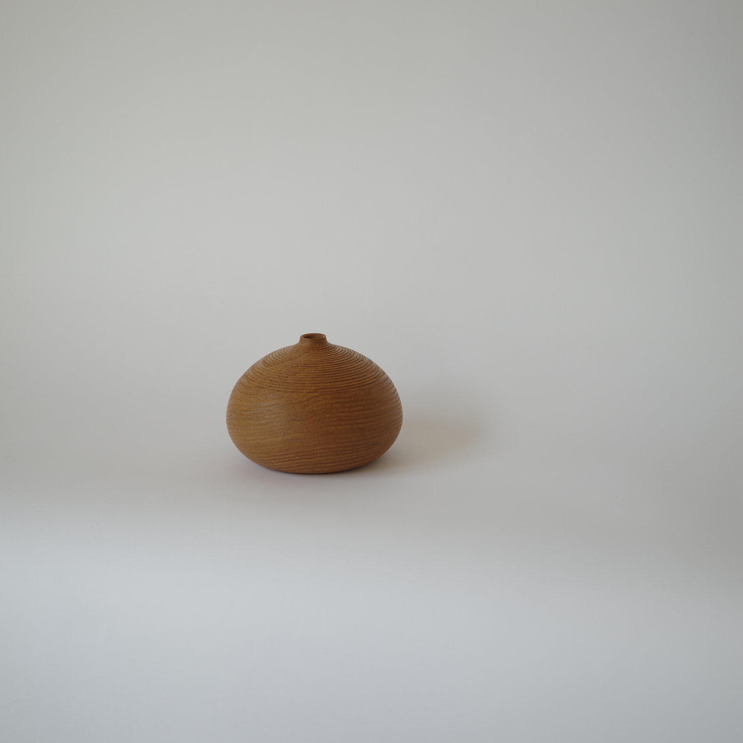 flower vace chestnut