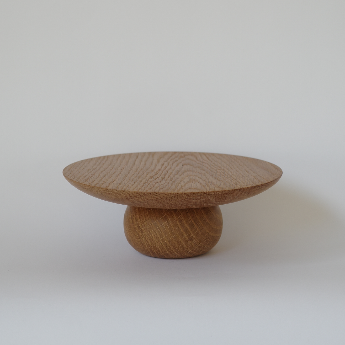 cake stand oak