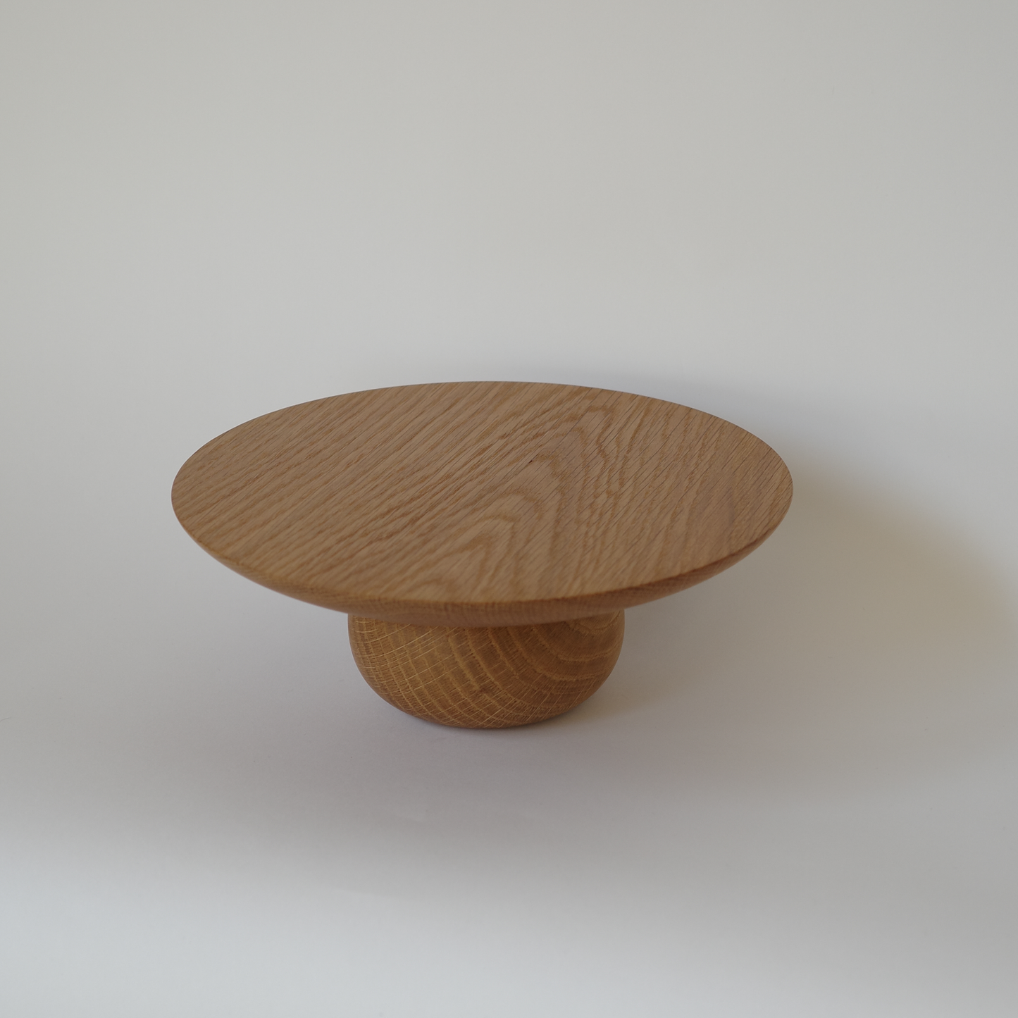 cake stand oak