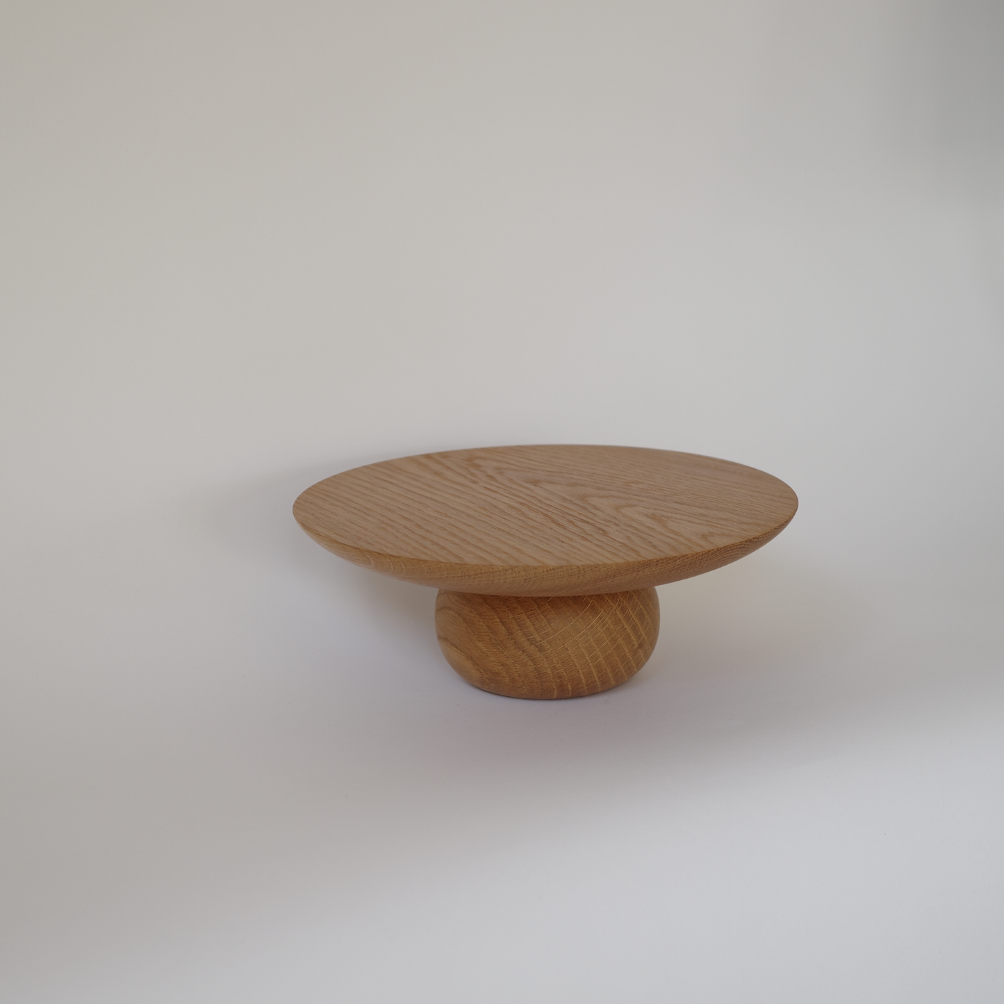 cake stand oak